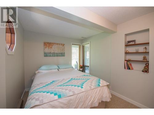 605 Larkspur, Vernon, BC - Indoor Photo Showing Bedroom