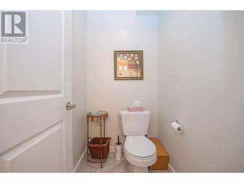 605 Larkspur, Vernon, BC - Indoor Photo Showing Bathroom