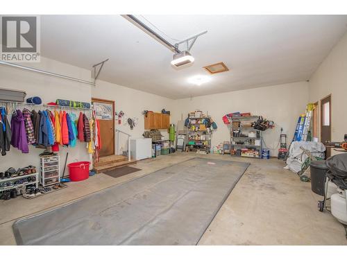 605 Larkspur, Vernon, BC - Indoor Photo Showing Garage