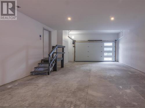 2752 Hawthorn Drive, Penticton, BC - Indoor Photo Showing Garage