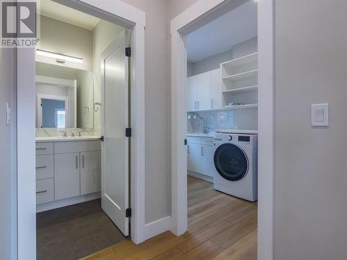 2752 Hawthorn Drive, Penticton, BC - Indoor Photo Showing Laundry Room