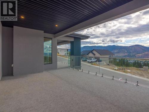 2752 Hawthorn Drive, Penticton, BC - Outdoor