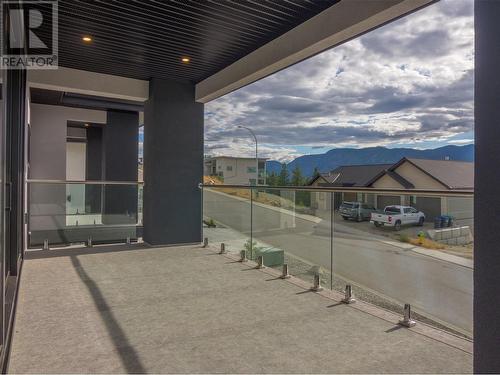 2752 Hawthorn Drive, Penticton, BC - Outdoor