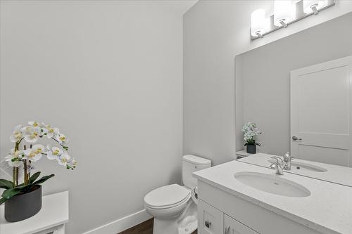 1796 Viewpoint Drive, Kelowna, BC - Indoor Photo Showing Bathroom