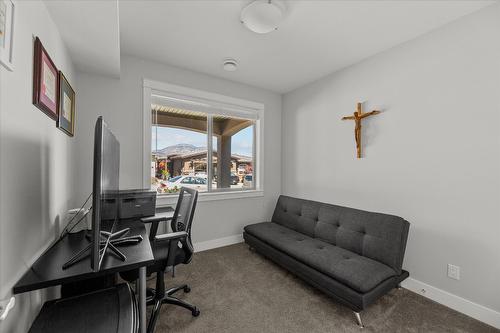 1796 Viewpoint Drive, Kelowna, BC - Indoor Photo Showing Other Room