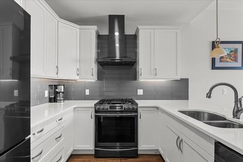 1796 Viewpoint Drive, Kelowna, BC - Indoor Photo Showing Kitchen With Double Sink With Upgraded Kitchen