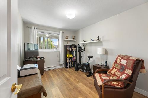 207-1329 Klo Road, Kelowna, BC - Indoor