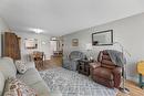 207-1329 Klo Road, Kelowna, BC  - Indoor Photo Showing Living Room 