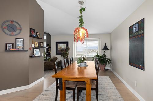 2304 Shannon Heights Place, West Kelowna, BC - Indoor Photo Showing Dining Room