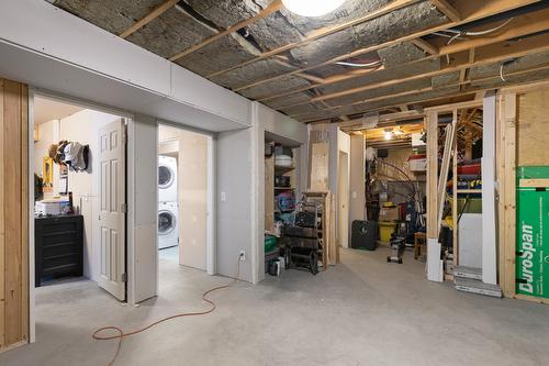 2304 Shannon Heights Place, West Kelowna, BC - Indoor Photo Showing Basement