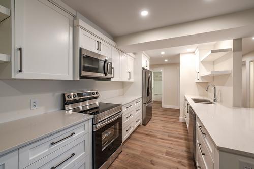 209-217 Elm Avenue, Penticton, BC - Indoor Photo Showing Kitchen With Stainless Steel Kitchen With Upgraded Kitchen