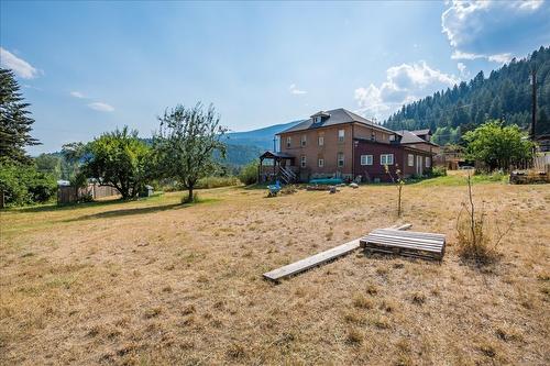 2489 Purdy Road, Castlegar, BC - Outdoor