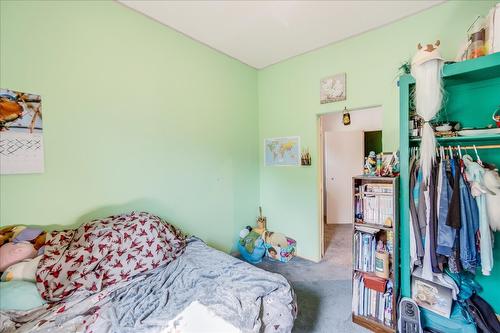 2489 Purdy Road, Castlegar, BC - Indoor Photo Showing Bedroom