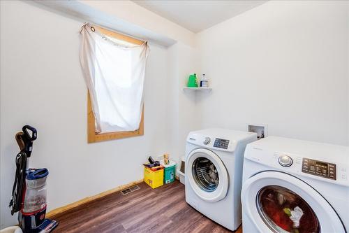 2489 Purdy Road, Castlegar, BC - Indoor Photo Showing Laundry Room