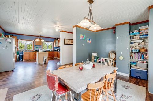 2489 Purdy Road, Castlegar, BC - Indoor Photo Showing Dining Room