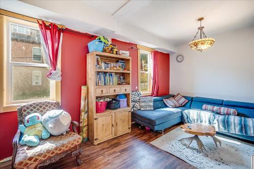 2489 Purdy Road, Castlegar, BC - Indoor Photo Showing Other Room