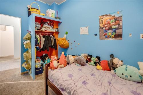 2489 Purdy Road, Castlegar, BC - Indoor Photo Showing Bedroom