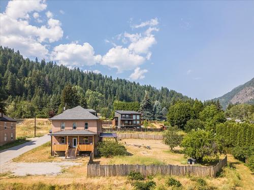 2489 Purdy Road, Castlegar, BC - Outdoor With View