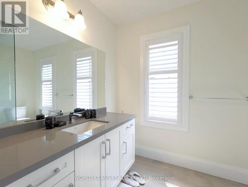 23 Higham Place, Clarington (Bowmanville), ON - Indoor Photo Showing Bathroom