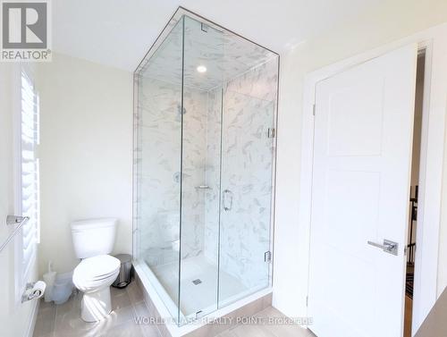 23 Higham Place, Clarington (Bowmanville), ON - Indoor Photo Showing Bathroom