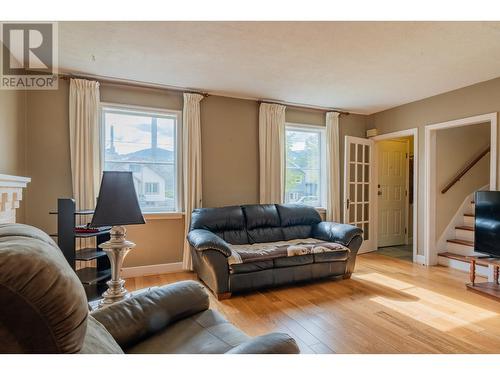 1189 Columbia  Avenue, Trail, BC - Indoor Photo Showing Living Room