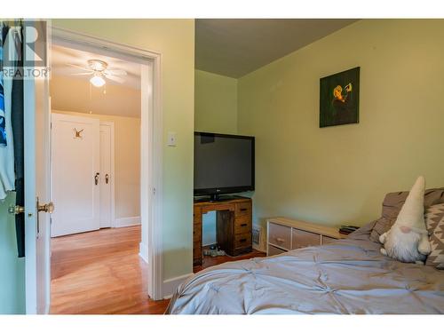 1189 Columbia  Avenue, Trail, BC - Indoor Photo Showing Bedroom