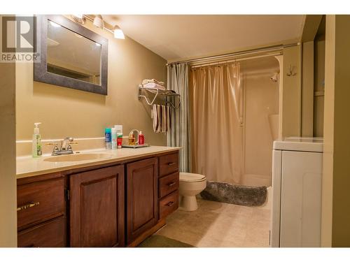 1189 Columbia  Avenue, Trail, BC - Indoor Photo Showing Bathroom