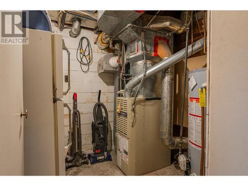 1189 Columbia  Avenue, Trail, BC - Indoor Photo Showing Basement