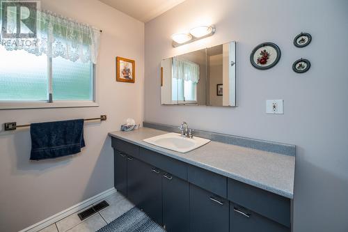 3549-3591 Aspen Lane, Prince George, BC - Indoor Photo Showing Bathroom