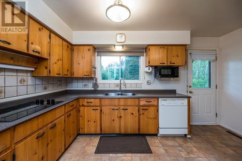 3549-3591 Aspen Lane, Prince George, BC - Indoor Photo Showing Kitchen With Double Sink