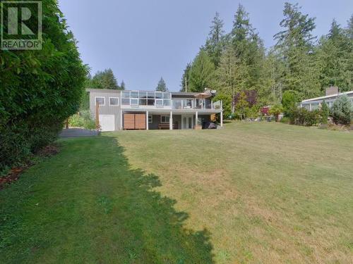 5584 Park Ave, Powell River, BC - Outdoor With Deck Patio Veranda