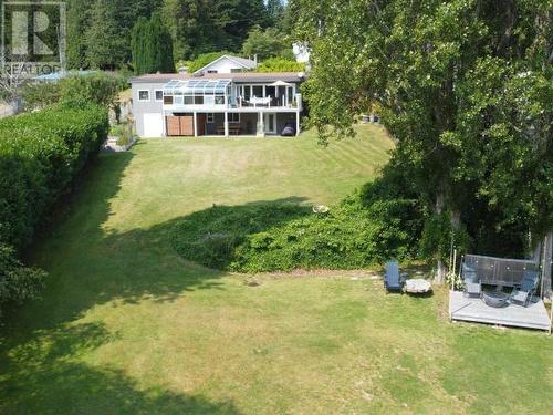 5584 Park Ave, Powell River, BC - Outdoor