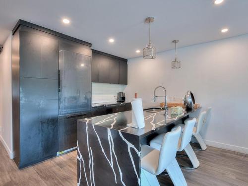 Kitchen - 202-3791 Rue De Mont-Royal, Longueuil (Saint-Hubert), QC - Indoor Photo Showing Kitchen With Double Sink With Upgraded Kitchen