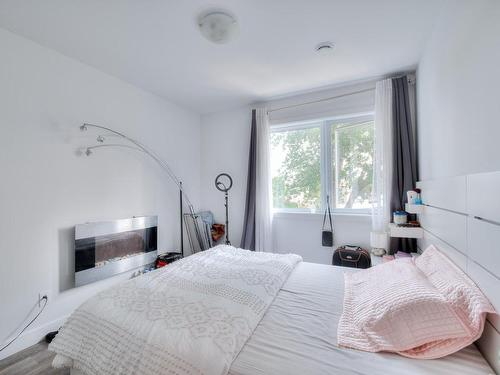 Bedroom - 202-3791 Rue De Mont-Royal, Longueuil (Saint-Hubert), QC - Indoor Photo Showing Bedroom