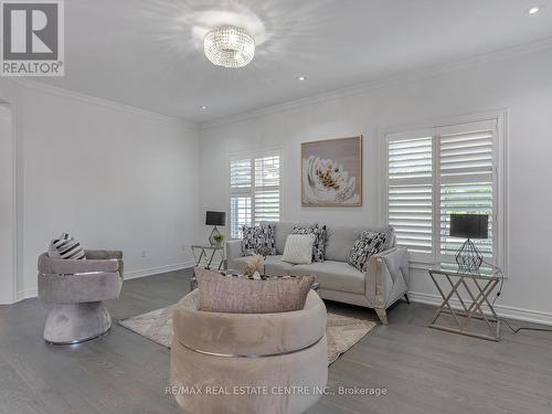 1 Fahey Drive, Brampton (Bram West), ON - Indoor Photo Showing Living Room