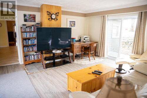 8546 Appleby Line, Milton (Nassagaweya), ON - Indoor Photo Showing Other Room