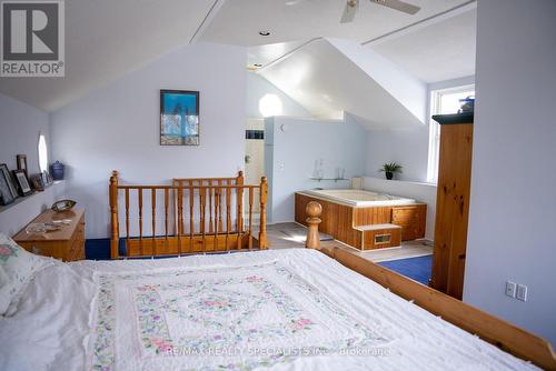 8546 Appleby Line, Milton (Nassagaweya), ON - Indoor Photo Showing Bedroom