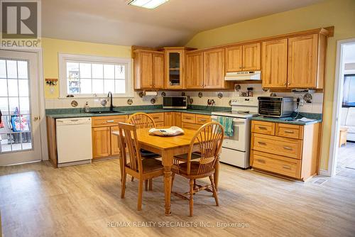 8546 Appleby Line, Milton, ON - Indoor Photo Showing Kitchen