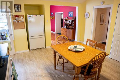 8546 Appleby Line, Milton, ON - Indoor Photo Showing Dining Room