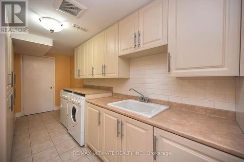 4084 Trapper Crescent, Mississauga (Erin Mills), ON - Indoor Photo Showing Laundry Room