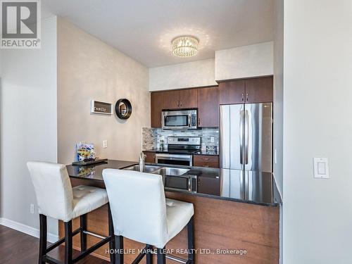 Lph02 - 2240 Lakeshore Boulevard W, Toronto (Mimico), ON - Indoor Photo Showing Kitchen