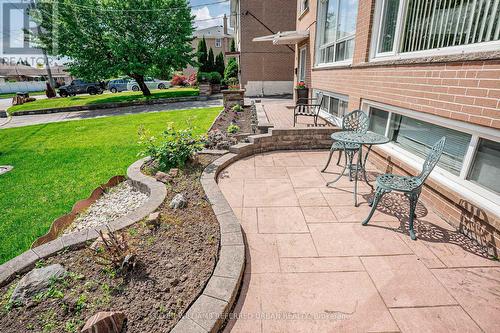 62 Chalkfarm Drive, Toronto (Downsview-Roding-Cfb), ON - Outdoor With Deck Patio Veranda