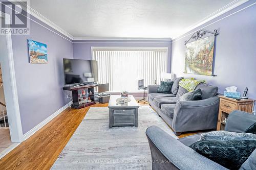 62 Chalkfarm Drive, Toronto (Downsview-Roding-Cfb), ON - Indoor Photo Showing Living Room