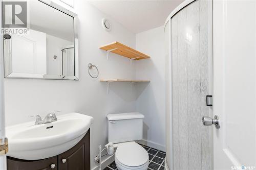 411 Blackshire Crescent, Saskatoon, SK - Indoor Photo Showing Bathroom