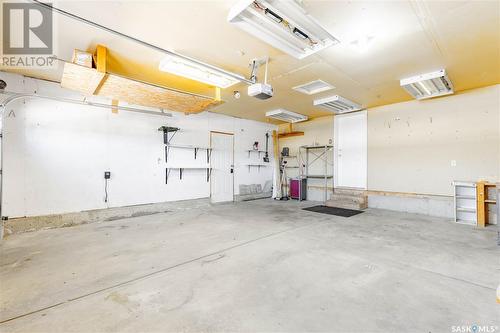 411 Blackshire Crescent, Saskatoon, SK - Indoor Photo Showing Garage