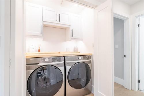 675 Scenic Drive, Hamilton, ON - Indoor Photo Showing Laundry Room