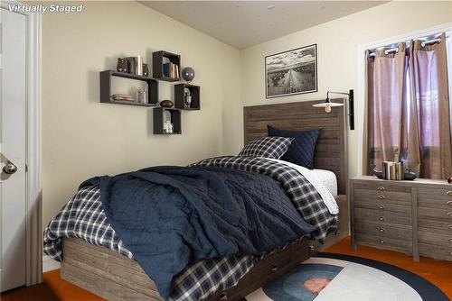 109 Gladstone Avenue, Hamilton, ON - Indoor Photo Showing Bedroom