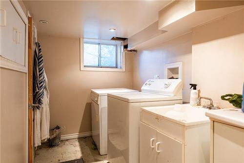 109 Gladstone Avenue, Hamilton, ON - Indoor Photo Showing Laundry Room