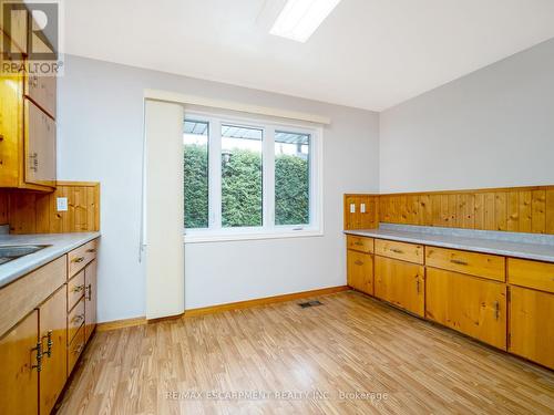 100 Fall Street N, Guelph/Eramosa, ON - Indoor Photo Showing Kitchen