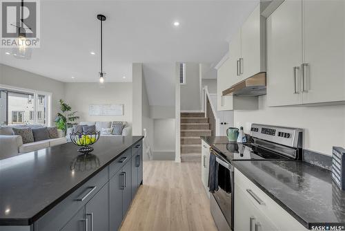 340 Leskiw Bend, Saskatoon, SK - Indoor Photo Showing Kitchen With Upgraded Kitchen